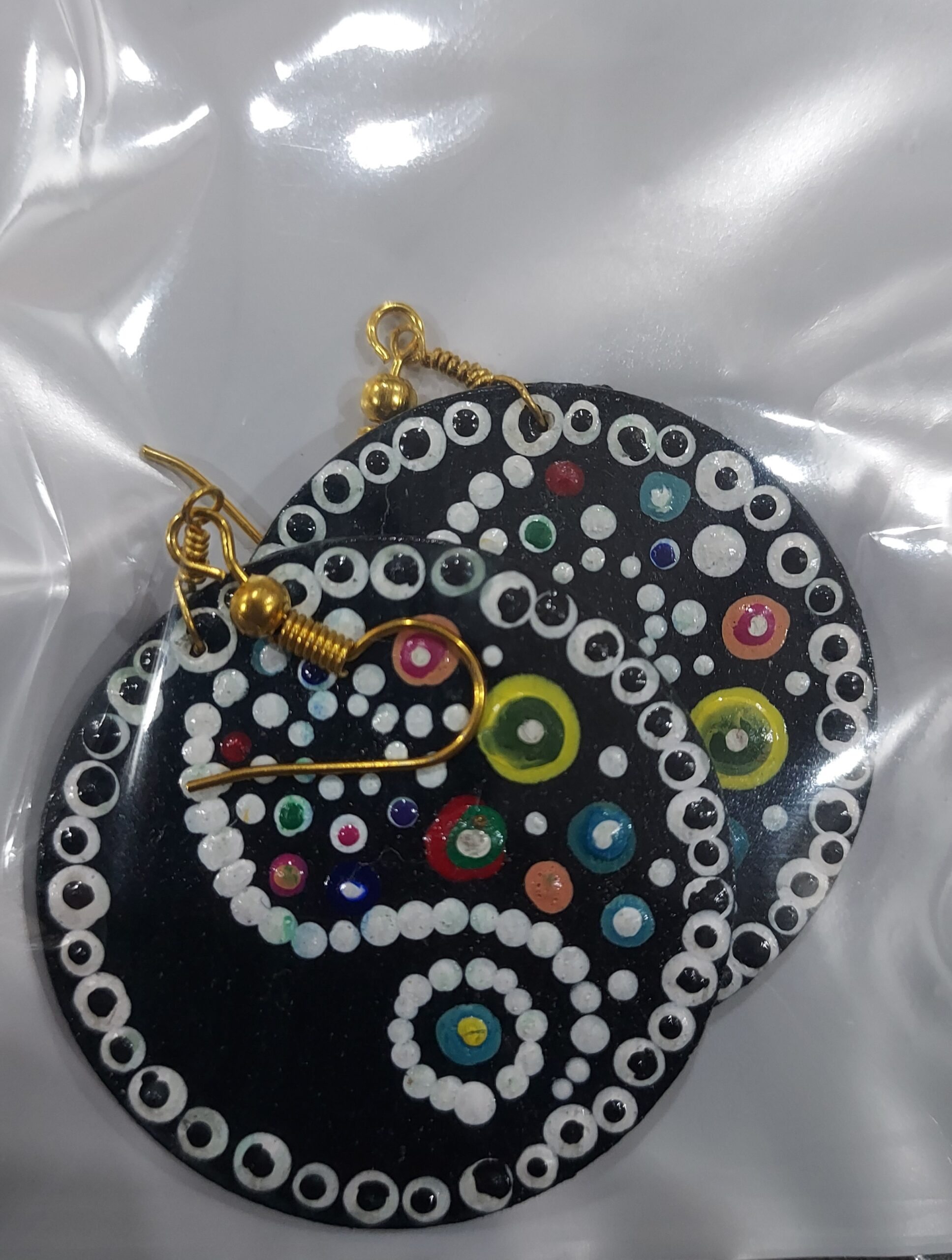 Ear Ring With Latest Pattern in black